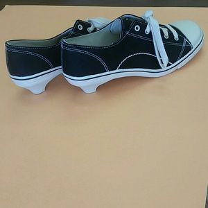 Chinese Laundry pump style sneakers
